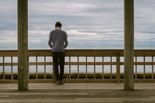 淋雨少年，探寻最终法则中的情感深度与人生哲理